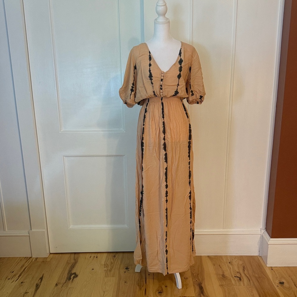 Elegant NWT Natalie Martin “Laurie” maxi dress